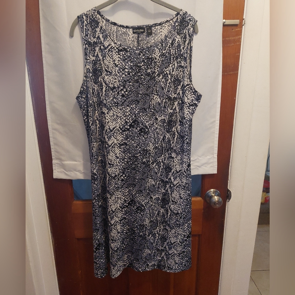Effortless Style dress Large‎